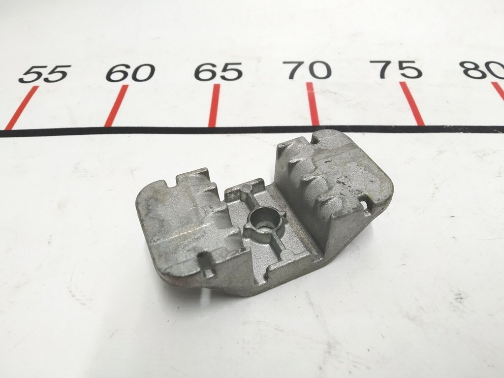 6 Halterung obere Batteriebefestigung Tesla Model 3 1118599-00-B